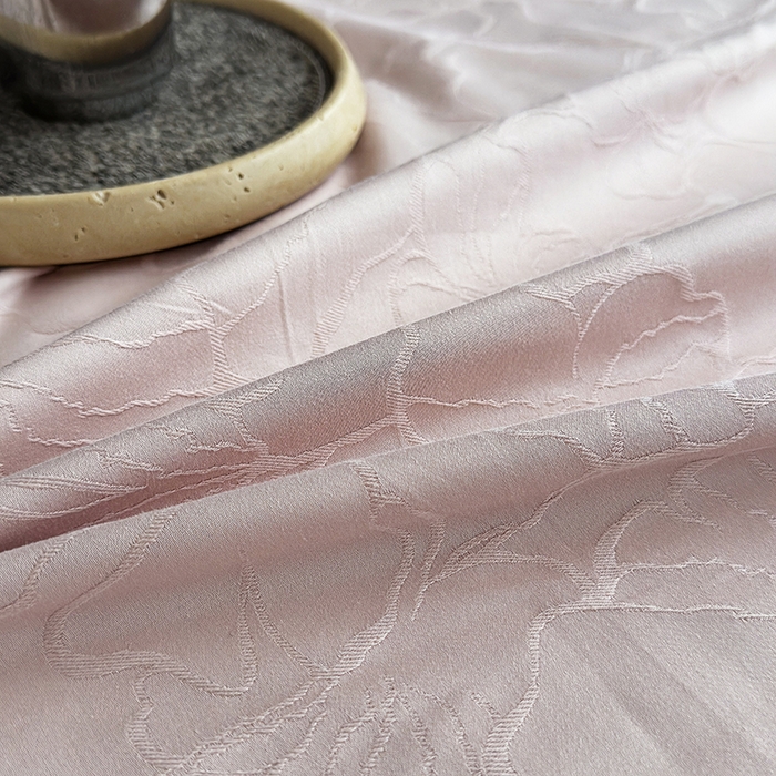 91家纺网 家纺一手货源 找家纺 宏羽纺家纺 2026新款100S长绒棉浮雕提花居家四件套 山间雾-粉金