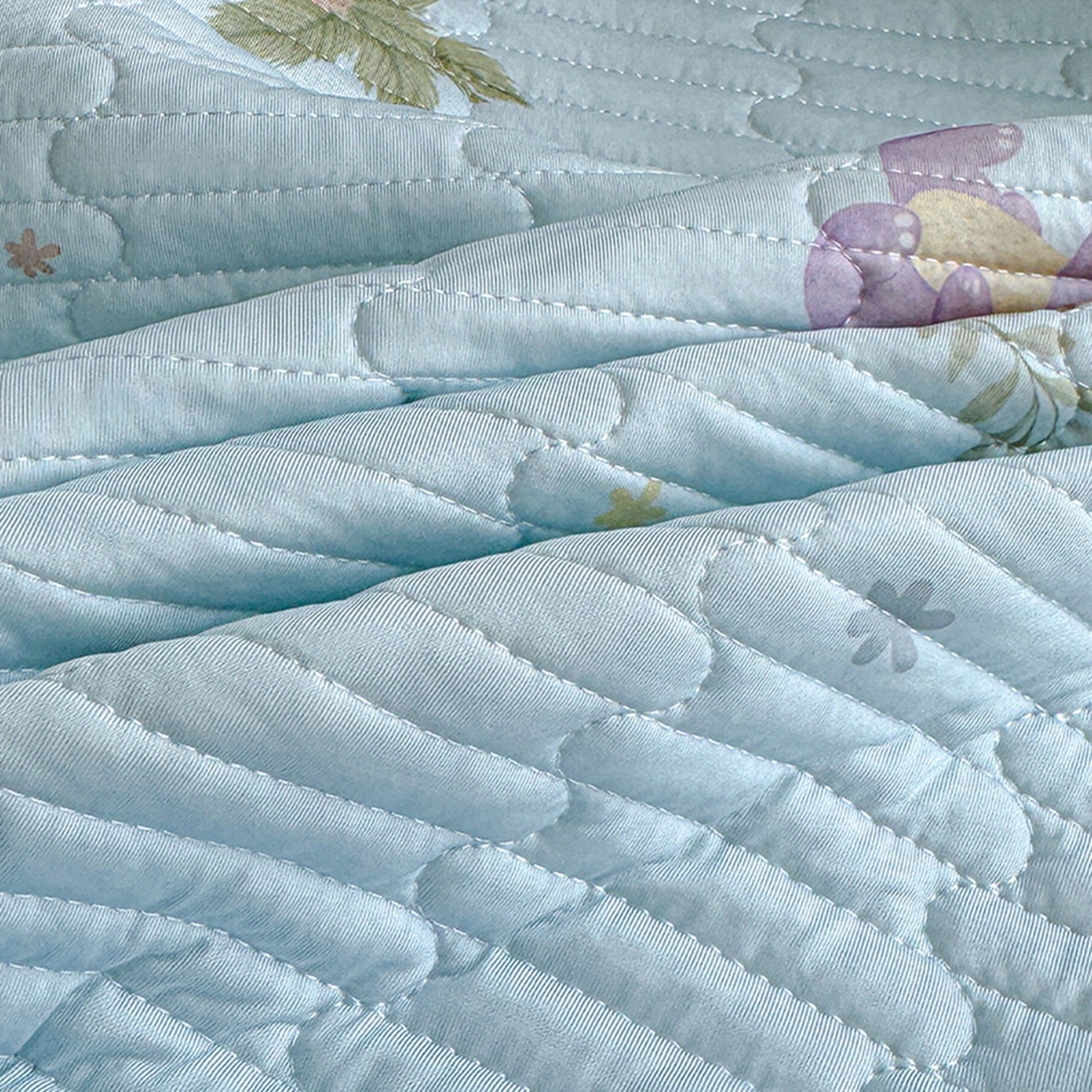 91家纺网 家纺一手货源 找家纺 冬然家纺 2026新款锦氨凉感丝数码印花工艺云感纱花边凉席席子 恐龙乐园