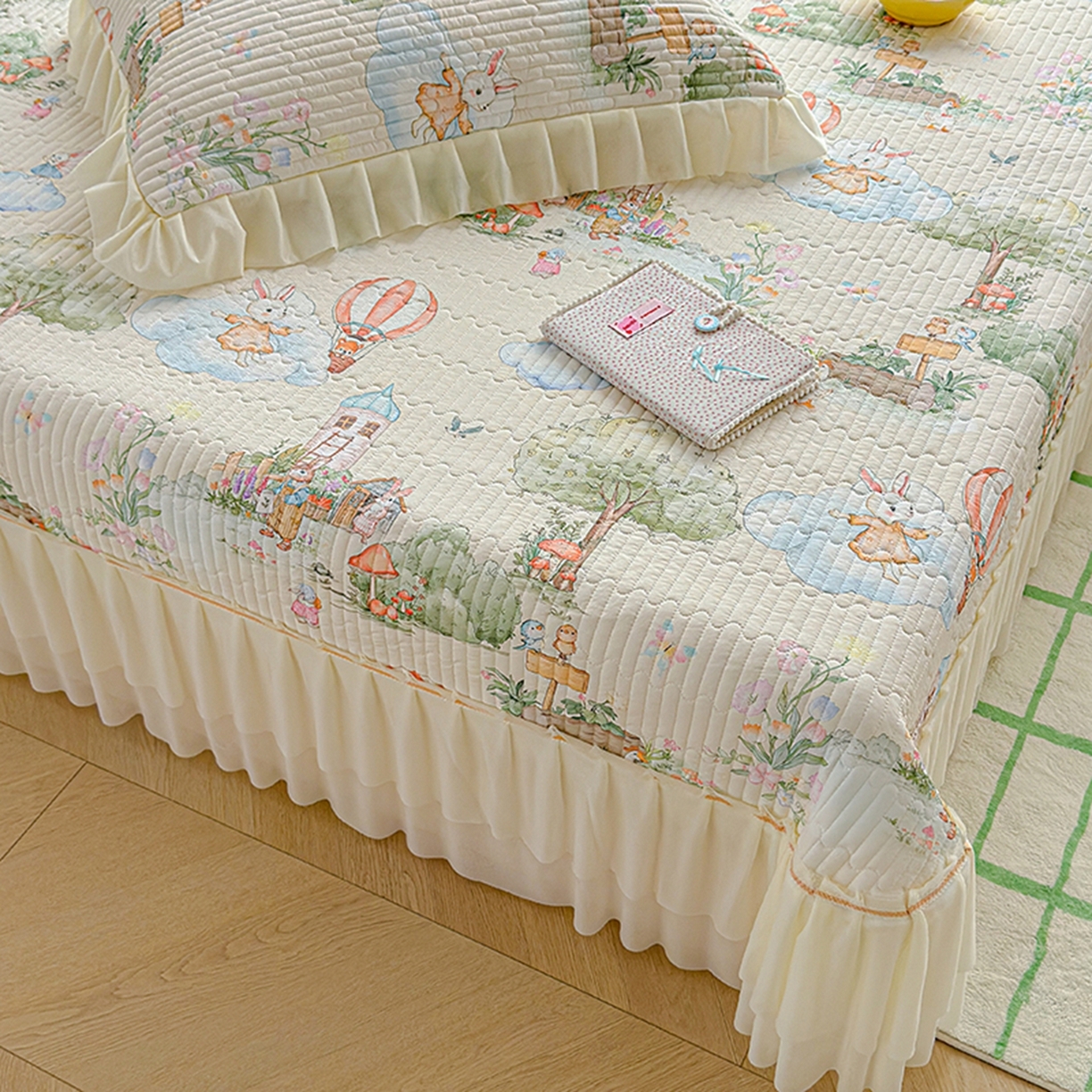 91家纺网 家纺一手货源 找家纺 冬然家纺 2026新款锦氨凉感丝数码印花工艺云感纱花边凉席席子 萌宠乐园