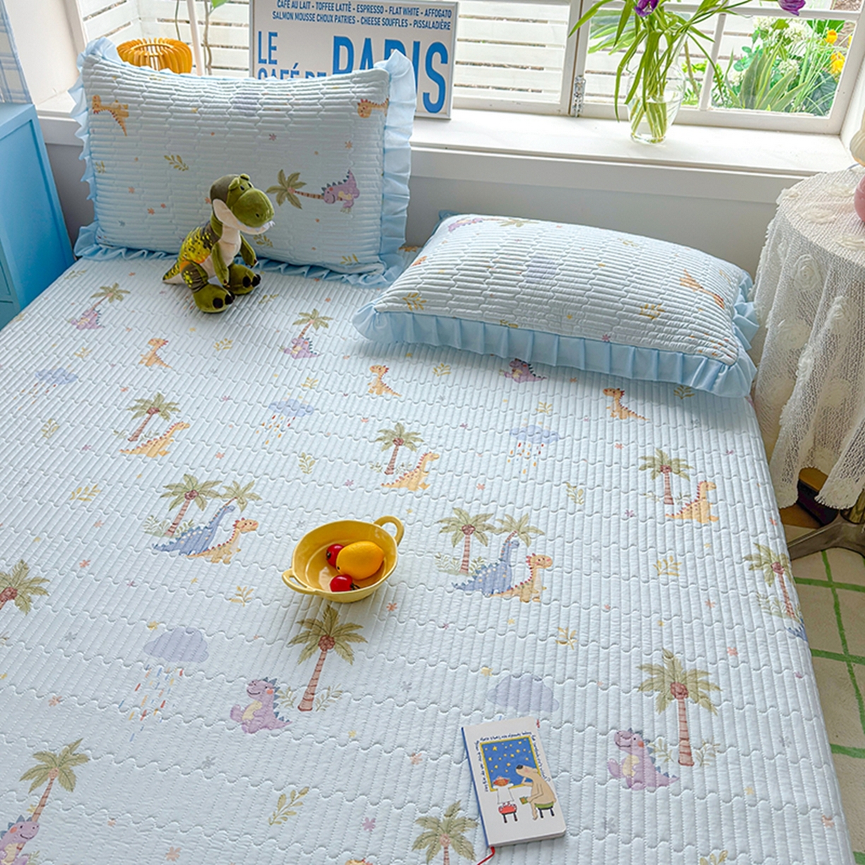 91家纺网 家纺一手货源 找家纺 冬然家纺 2026新款锦氨凉感丝数码印花工艺云感纱花边凉席席子 恐龙乐园