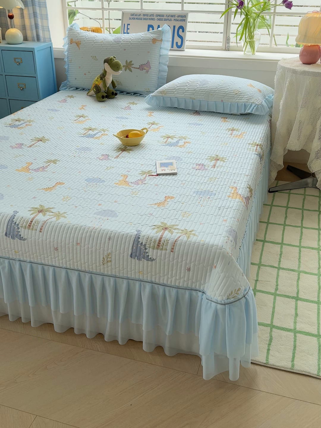 91家纺网 家纺一手货源 找家纺 冬然家纺 2026新款锦氨凉感丝数码印花工艺云感纱花边凉席席子 恐龙乐园