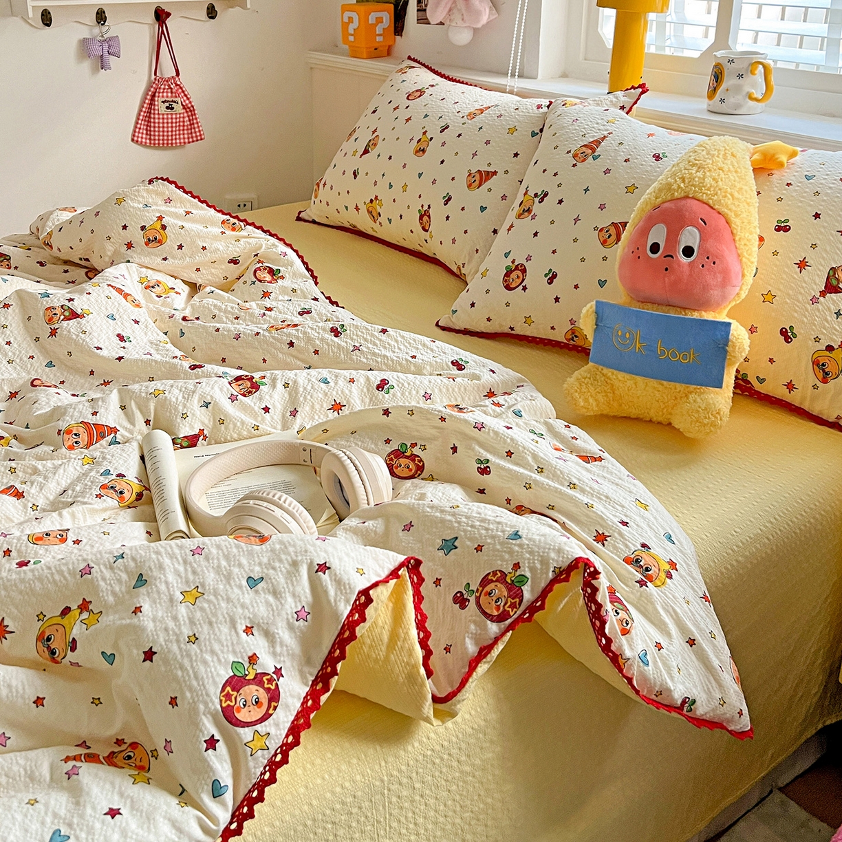 91家纺网 家纺一手货源 找家纺 恒尚居 2026新款A类泡芙纱贝壳边夏被四套件空调被三角针绣边夏被夏被四件套 【奶黄星星人】小花边