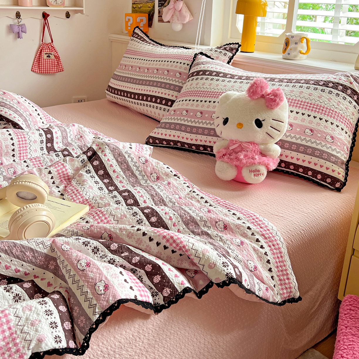 91家纺网 家纺一手货源 找家纺 恒尚居 2026新款A类泡芙纱贝壳边夏被四套件空调被三角针绣边夏被夏被四件套 【粉糖泡泡猫】小花边