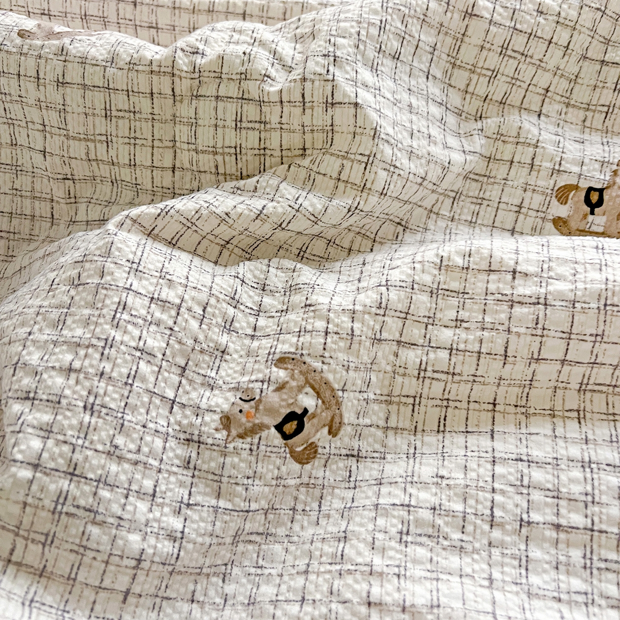 91家纺网 家纺一手货源 找家纺 恒尚居 2026新款A类泡芙纱贝壳边夏被四套件空调被三角针绣边夏被夏被四件套 【细格木马】小花边