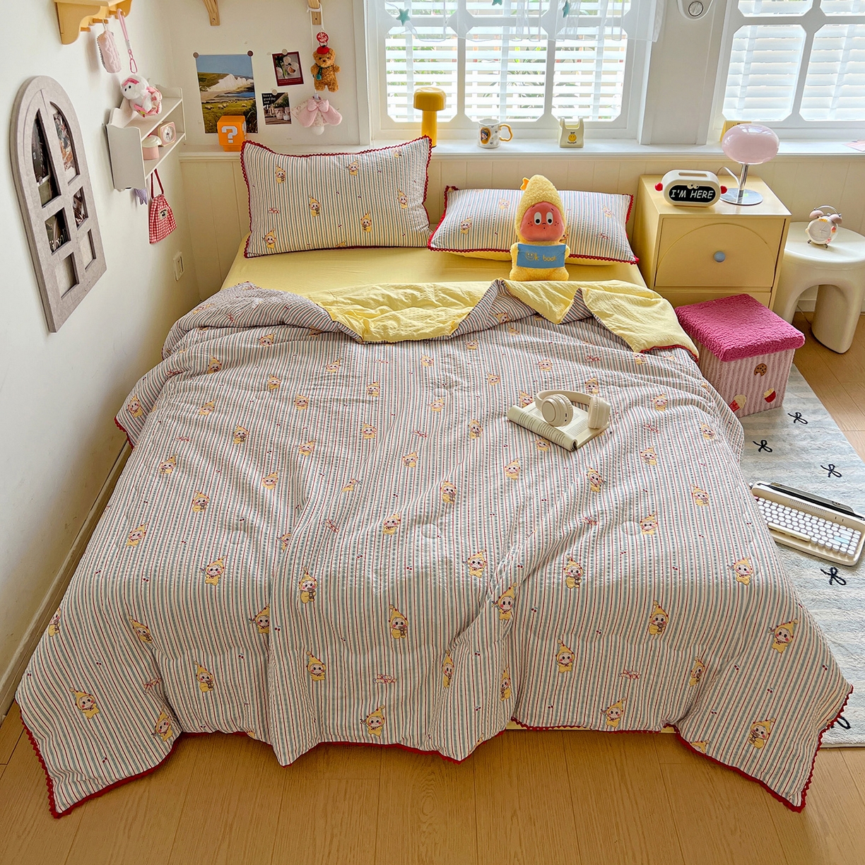 91家纺网 家纺一手货源 找家纺 恒尚居 2026新款A类泡芙纱贝壳边夏被四套件空调被三角针绣边夏被夏被四件套 【阳光条纹】小花边