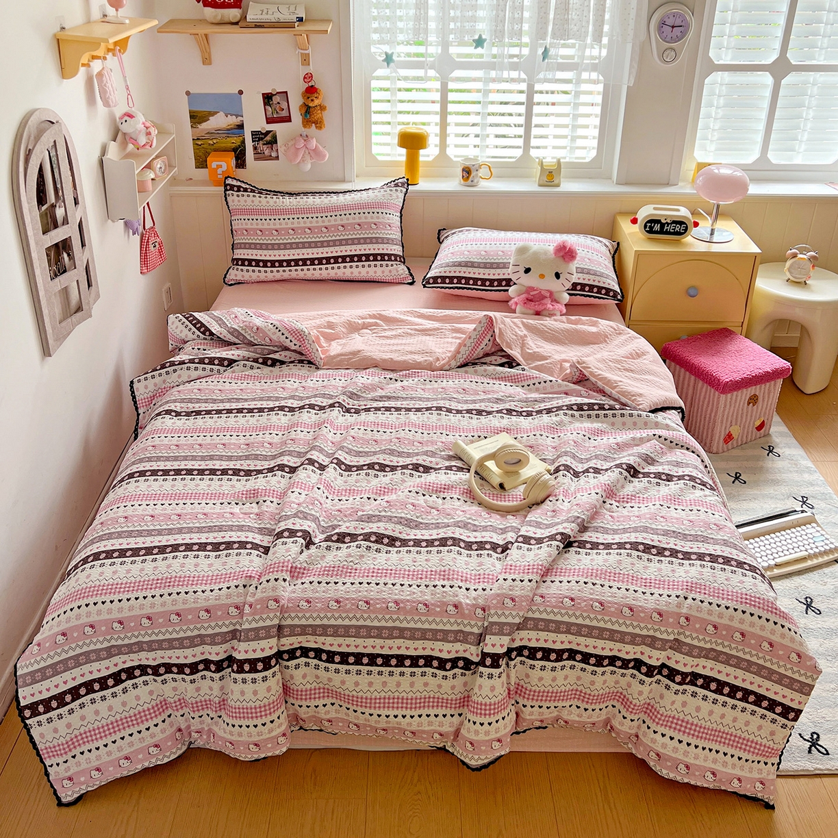 91家纺网 家纺一手货源 找家纺 恒尚居 2026新款A类泡芙纱贝壳边夏被四套件空调被三角针绣边夏被夏被四件套 【粉糖泡泡猫】小花边