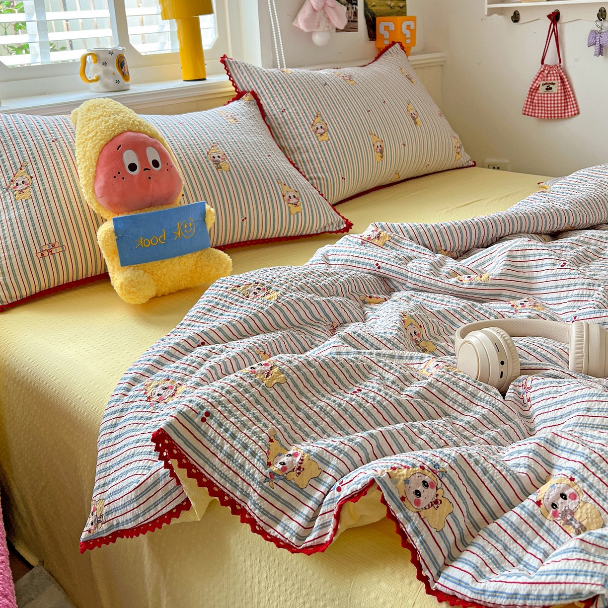 91家纺网 家纺一手货源 找家纺 恒尚居 2026新款A类泡芙纱贝壳边夏被四套件空调被三角针绣边夏被夏被四件套 【阳光条纹】小花边