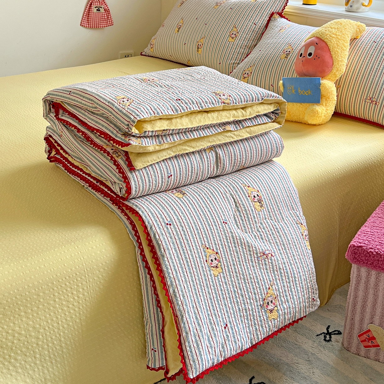 91家纺网 家纺一手货源 找家纺 恒尚居 2026新款A类泡芙纱贝壳边夏被四套件空调被三角针绣边夏被夏被四件套 【阳光条纹】小花边