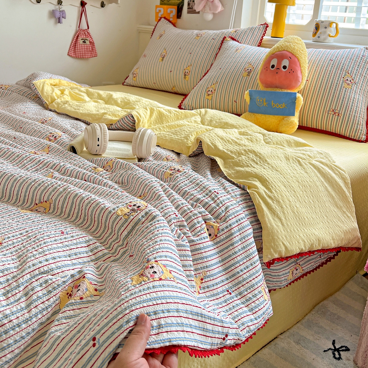 91家纺网 家纺一手货源 找家纺 恒尚居 2026新款A类泡芙纱贝壳边夏被四套件空调被三角针绣边夏被夏被四件套 【阳光条纹】小花边