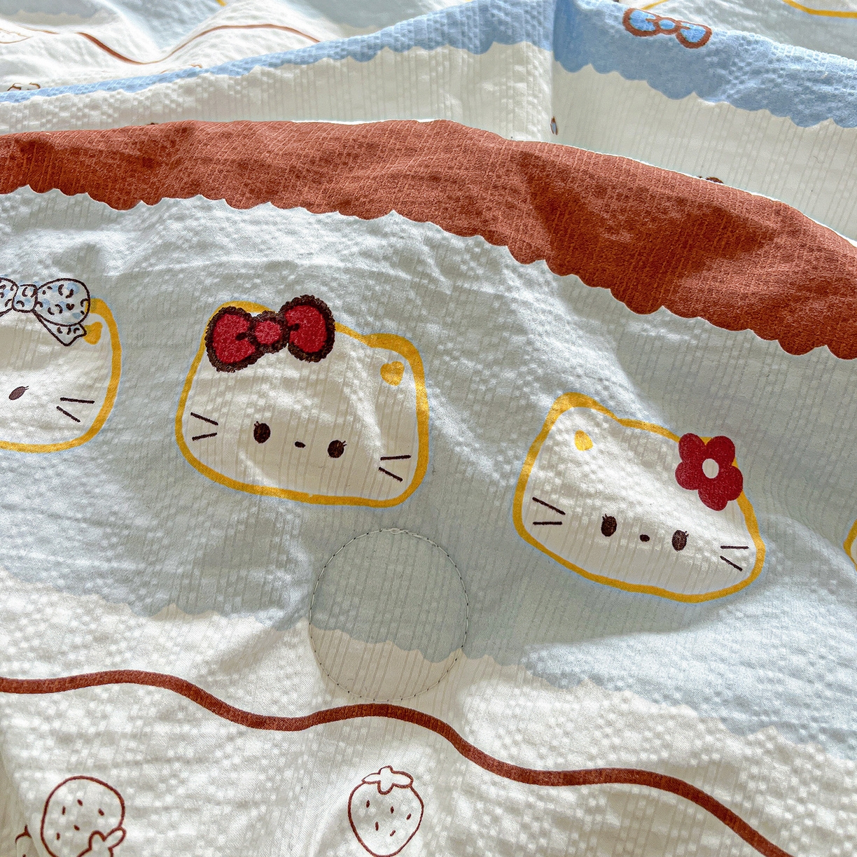 91家纺网 家纺一手货源 找家纺 恒尚居 2026新款A类泡芙纱贝壳边夏被四套件空调被三角针绣边夏被夏被四件套 【波点奶芙】小花边