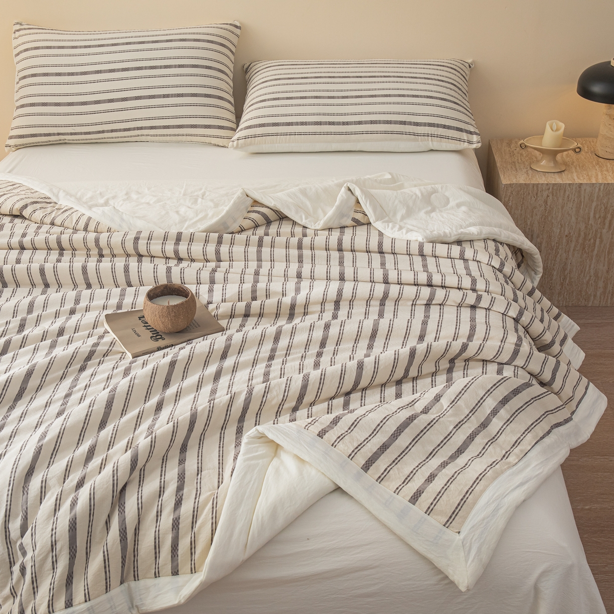 91家纺网 家纺一手货源 找家纺 江暮云家纺 2026新款色织提花新疆棉花夏被空调被 织韵-灰