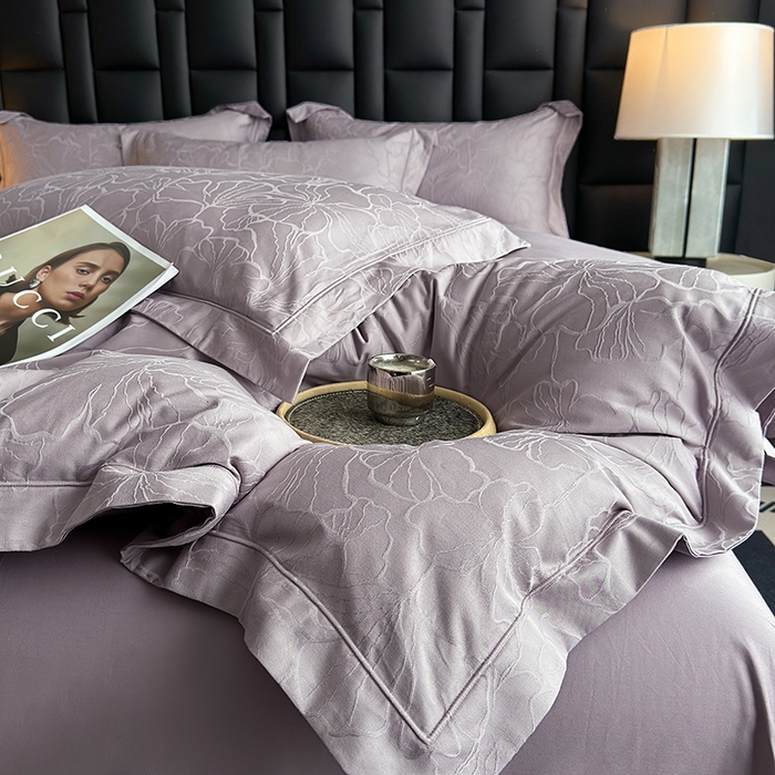 91家纺网 家纺一手货源 找家纺 宏羽纺家纺 2026新款100S长绒棉浮雕提花居家四件套 山间雾-香芋紫