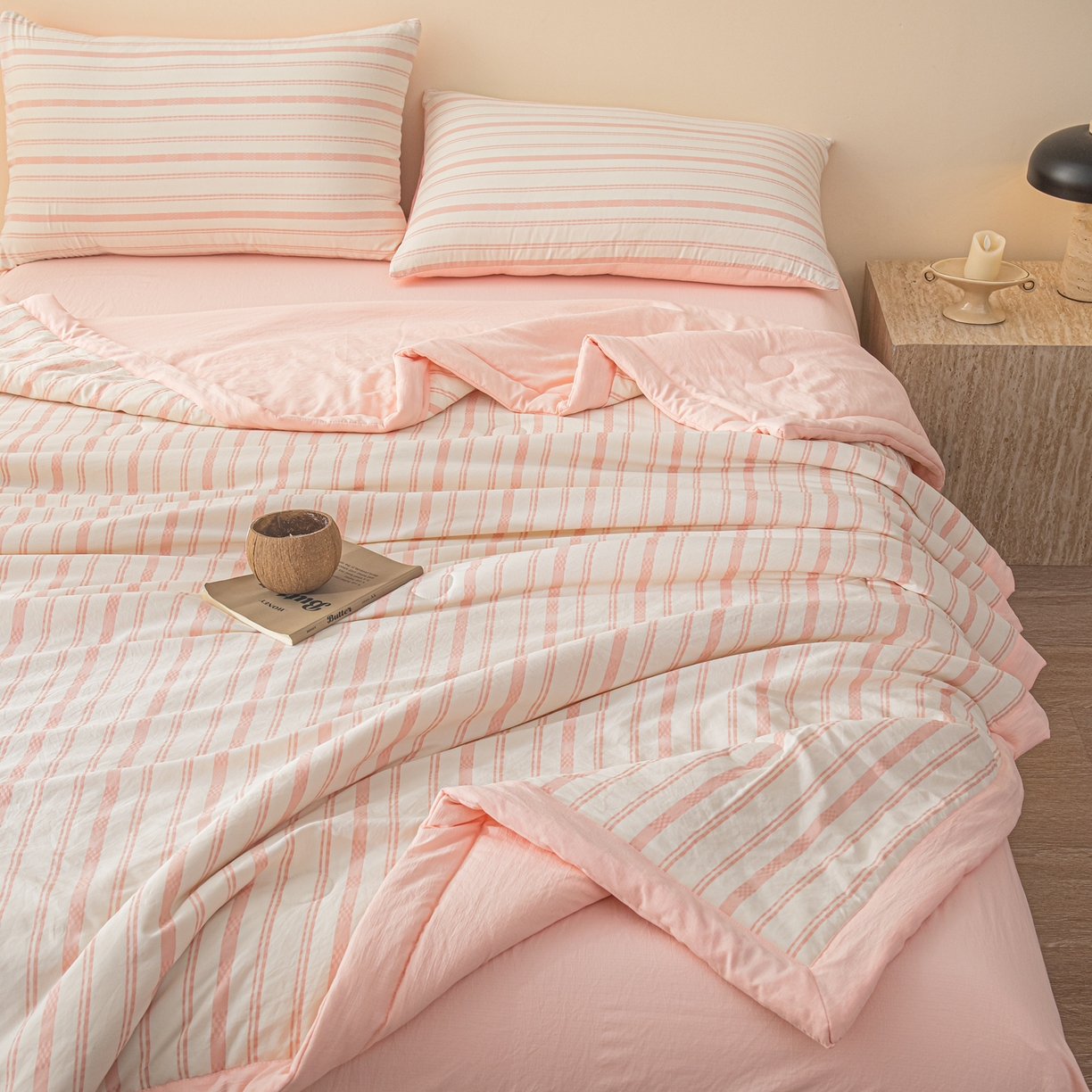 91家纺网 家纺一手货源 找家纺 江暮云家纺 2026新款色织提花新疆棉花夏被空调被 织韵-粉