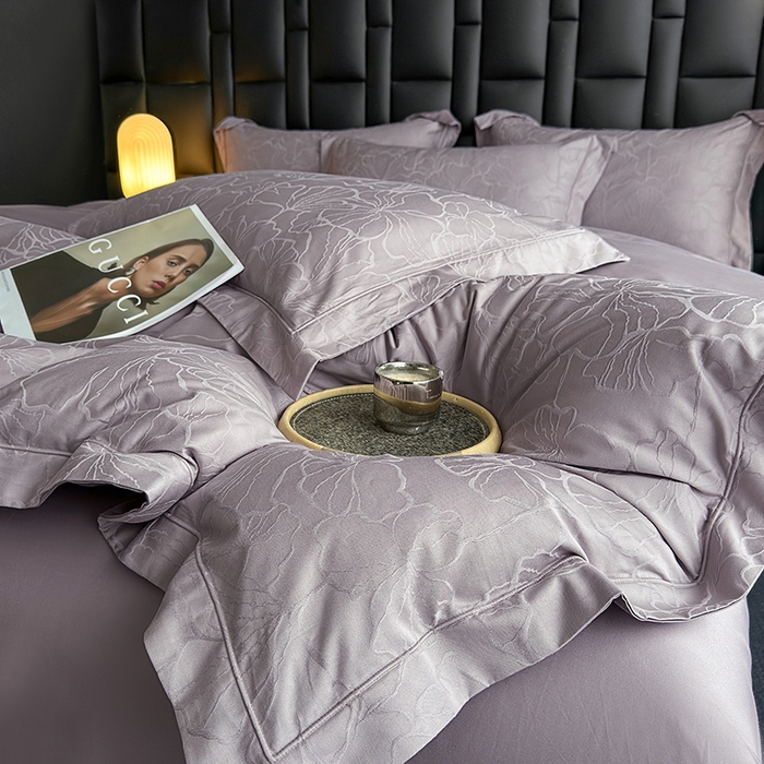 91家纺网 家纺一手货源 找家纺 宏羽纺家纺 2026新款100S长绒棉浮雕提花居家四件套 山间雾-香芋紫
