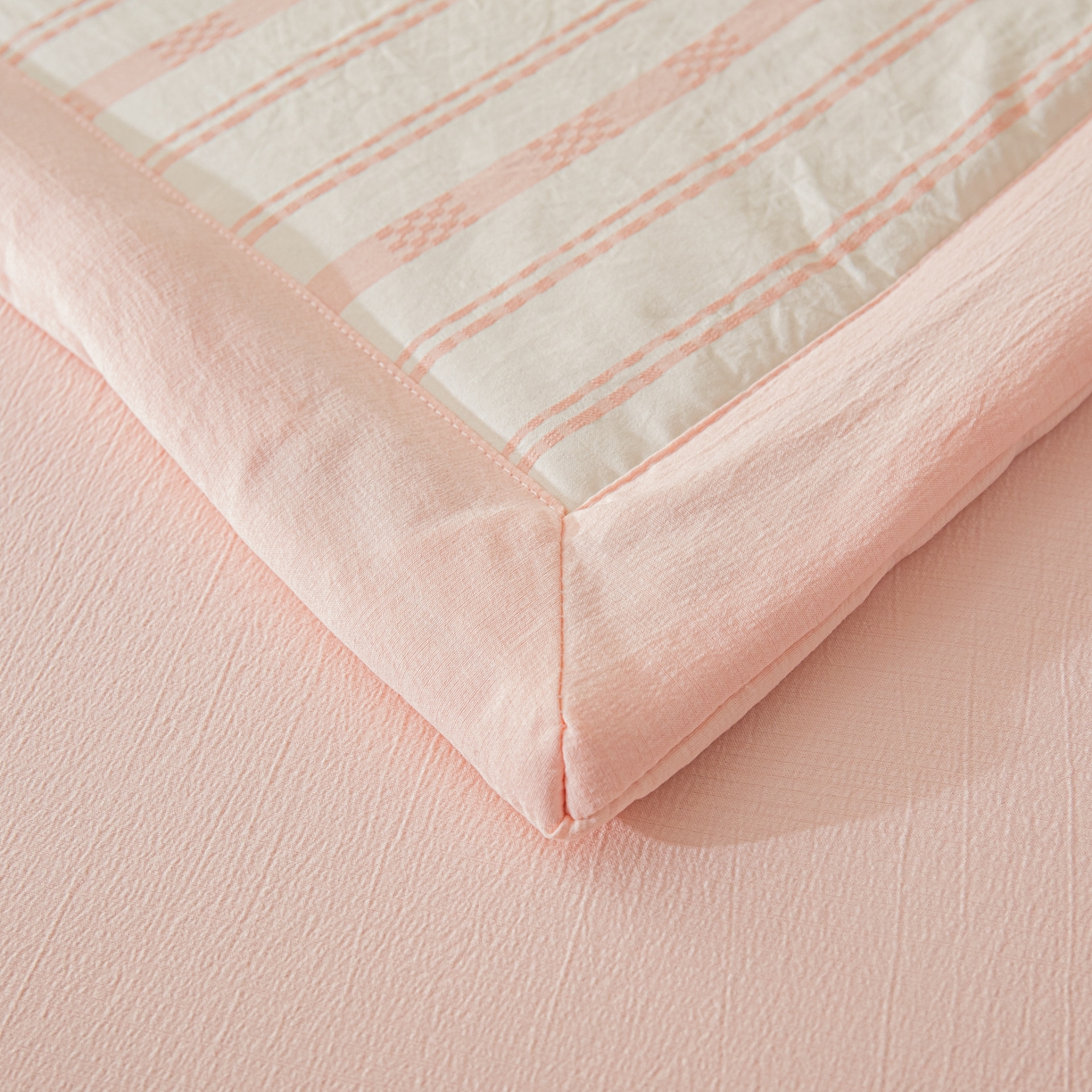 91家纺网 家纺一手货源 找家纺 江暮云家纺 2026新款色织提花新疆棉花夏被空调被 织韵-粉