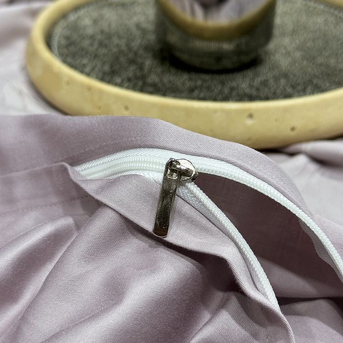 91家纺网 家纺一手货源 找家纺 宏羽纺家纺 2026新款100S长绒棉浮雕提花居家四件套 山间雾-香芋紫