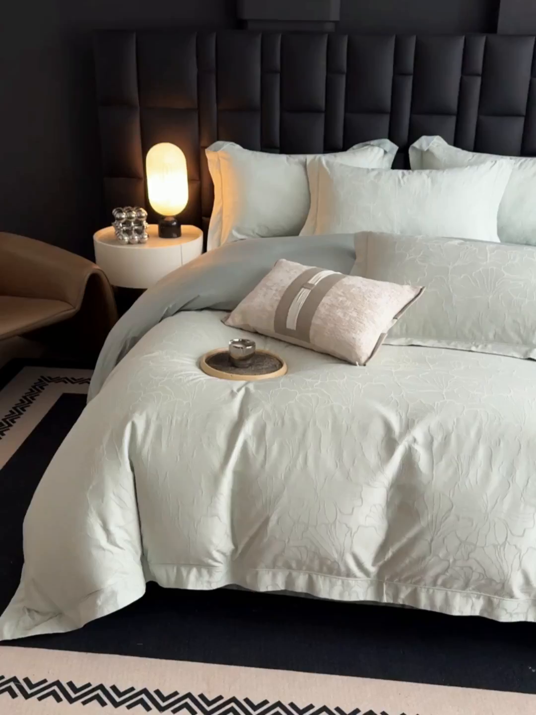 91家纺网 家纺一手货源 找家纺 宏羽纺家纺 2026新款100S长绒棉浮雕提花居家四件套 山间雾-香芋紫