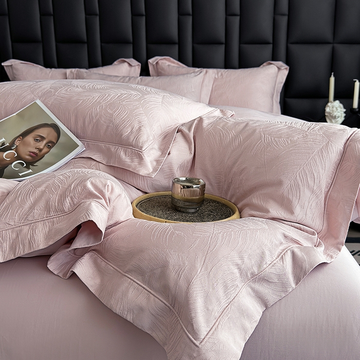 91家纺网 家纺一手货源 找家纺 宏羽纺家纺 2026新款100S长绒棉浮雕提花居家四件套 叶纷-粉金