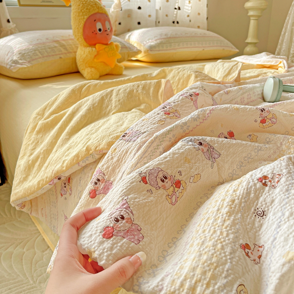 91家纺网 家纺一手货源 找家纺 一比一家纺 2026新款泡芙纱简款夏被四件套 星梦乐园