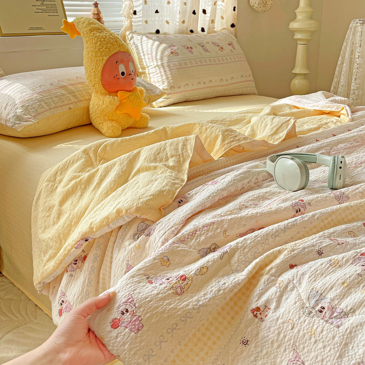 91家纺网 家纺一手货源 找家纺 一比一家纺 2026新款泡芙纱简款夏被四件套 星梦乐园