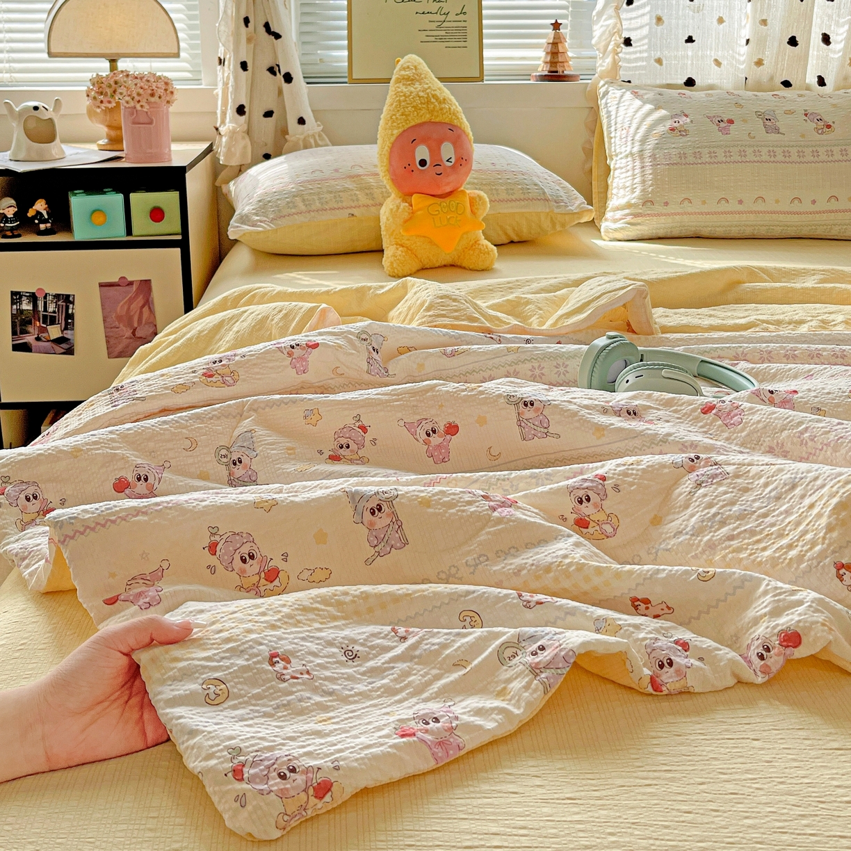 91家纺网 家纺一手货源 找家纺 一比一家纺 2026新款泡芙纱简款夏被四件套 星梦乐园