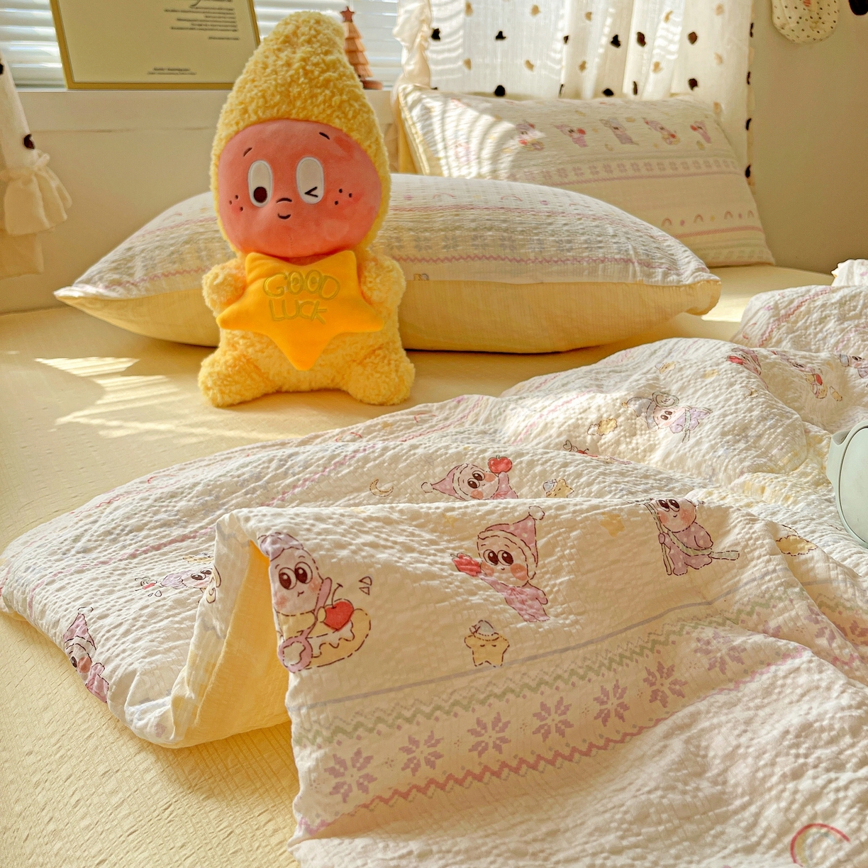 91家纺网 家纺一手货源 找家纺 一比一家纺 2026新款泡芙纱简款夏被四件套 星梦乐园