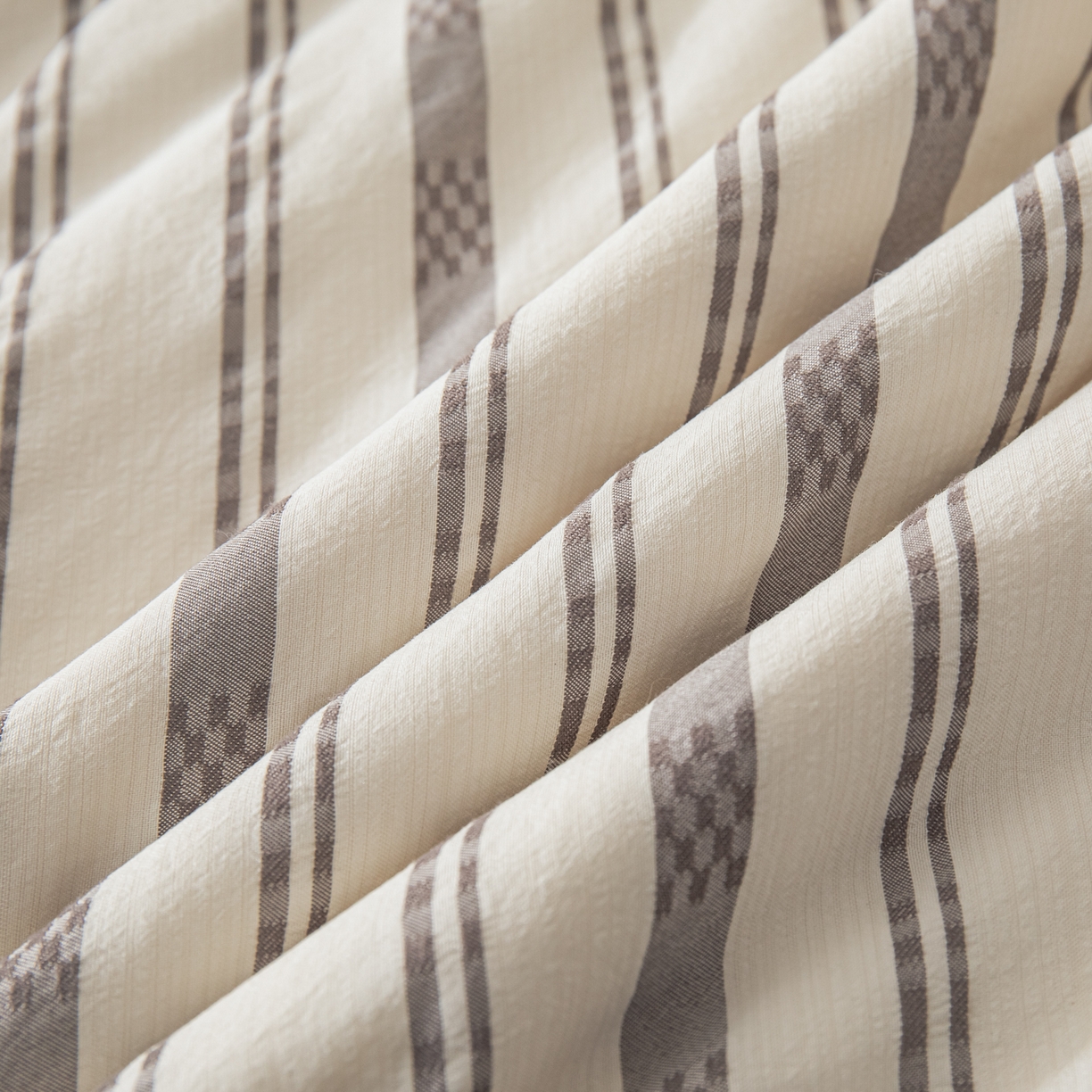 91家纺网 家纺一手货源 找家纺 江暮云家纺 2026新款色织提花新疆棉花夏被空调被 织韵-灰