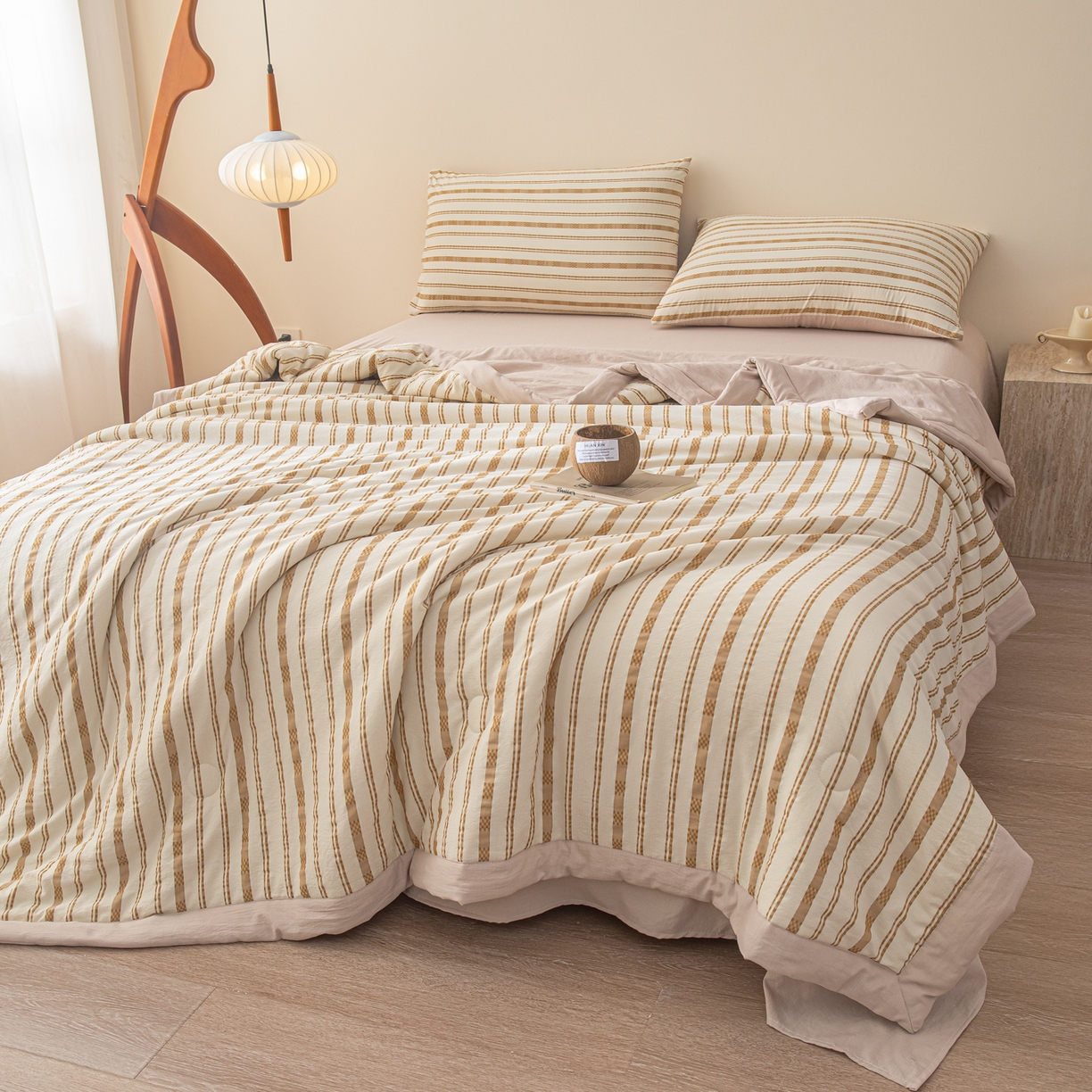 91家纺网 家纺一手货源 找家纺 江暮云家纺 2026新款色织提花新疆棉花夏被空调被 织韵-咖