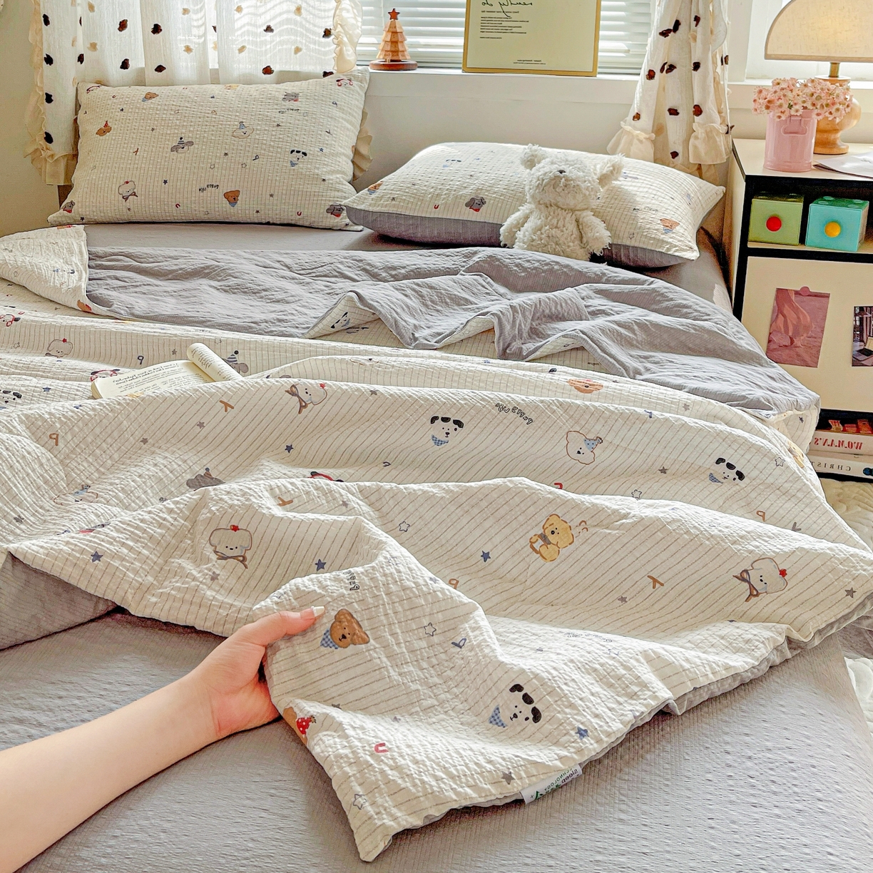 一比一家纺 2026新款泡芙纱简款夏被四件套 星星狗