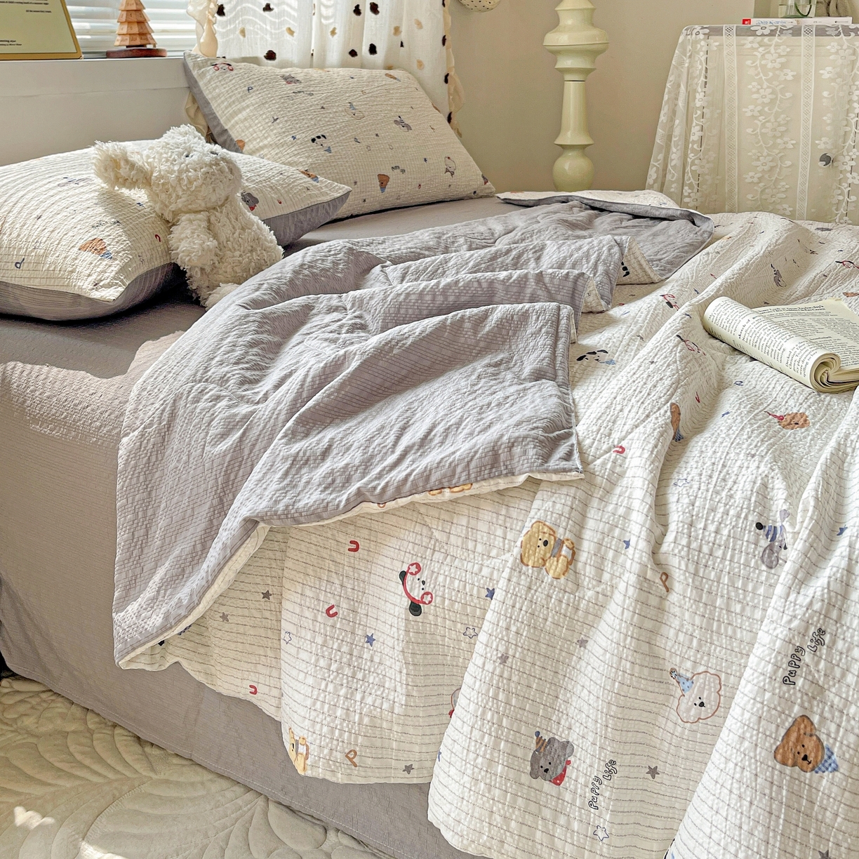 91家纺网 家纺一手货源 找家纺 一比一家纺 2026新款泡芙纱简款夏被四件套 星星狗