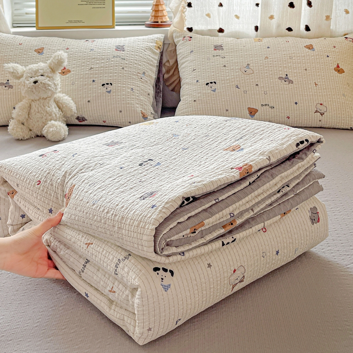 91家纺网 家纺一手货源 找家纺 一比一家纺 2026新款泡芙纱简款夏被四件套 星星狗