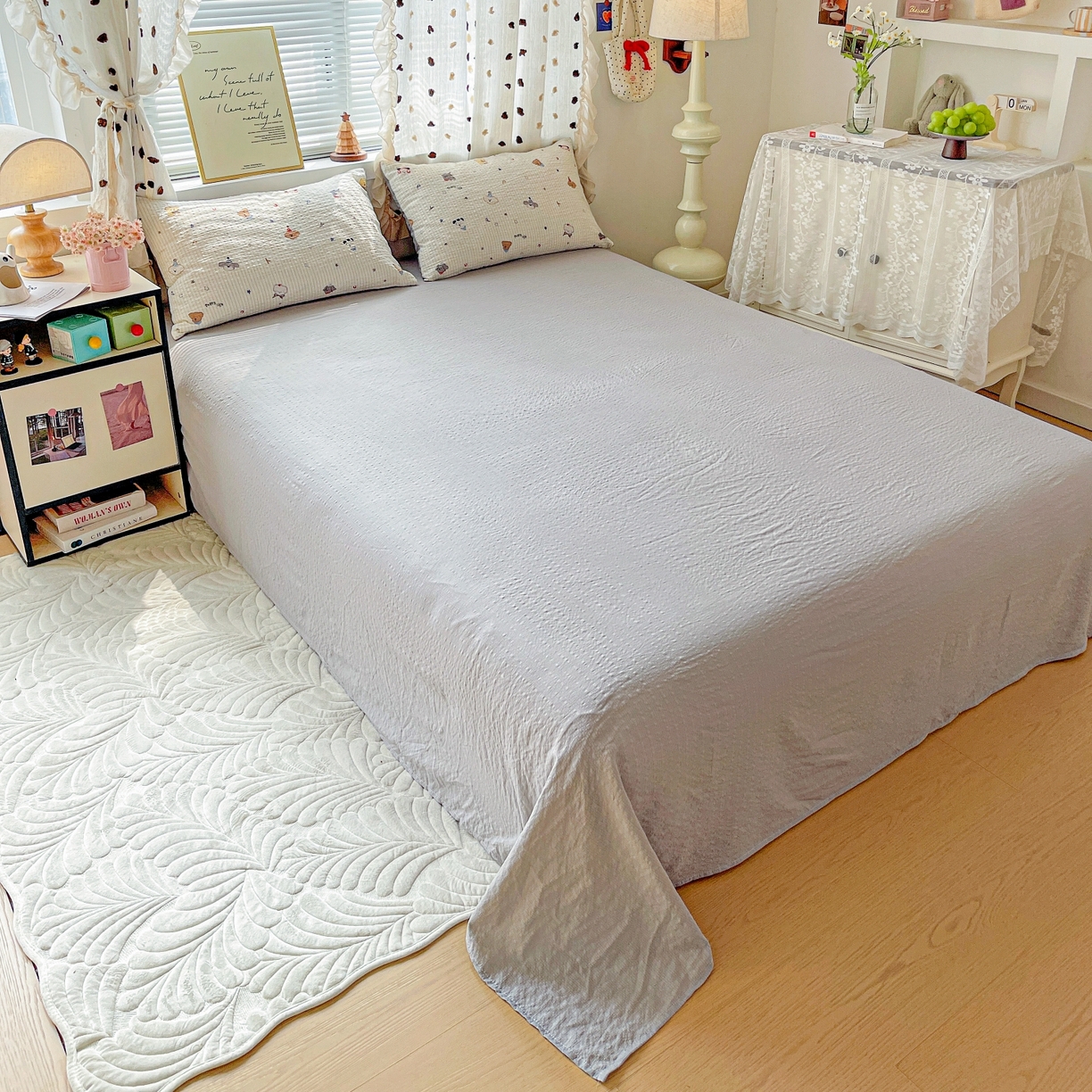 91家纺网 家纺一手货源 找家纺 一比一家纺 2026新款泡芙纱简款夏被四件套 星星狗