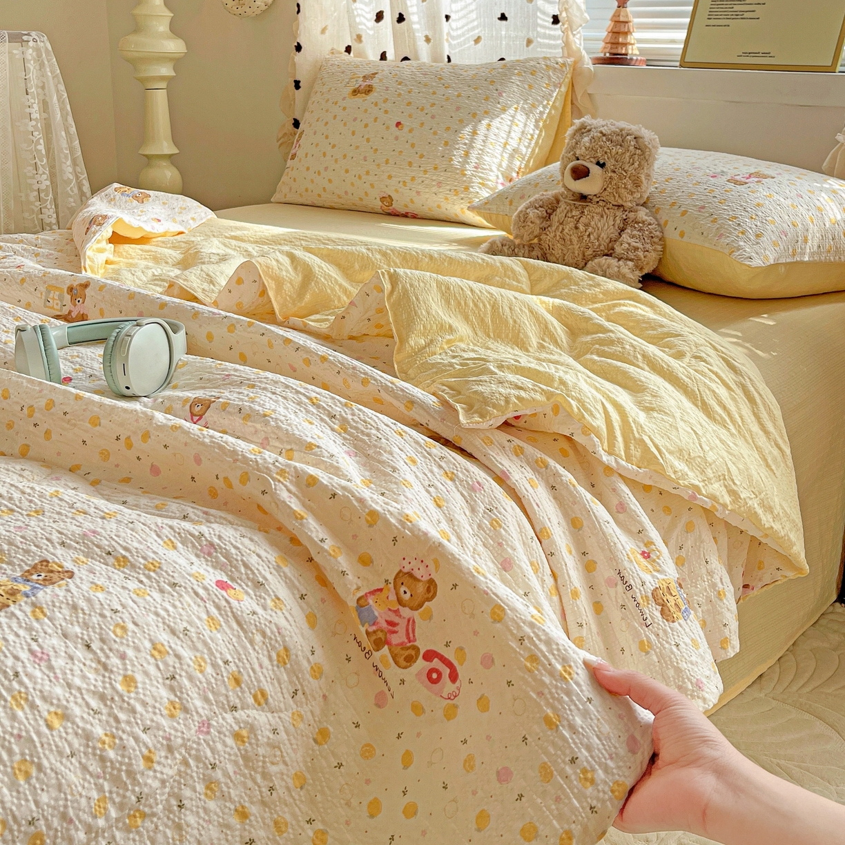 91家纺网 家纺一手货源 找家纺 一比一家纺 2026新款泡芙纱简款夏被四件套 熊博士