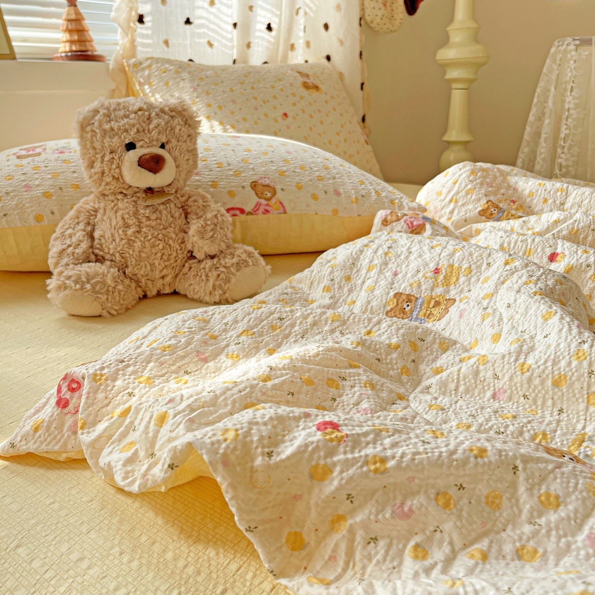 91家纺网 家纺一手货源 找家纺 一比一家纺 2026新款泡芙纱简款夏被四件套 熊博士