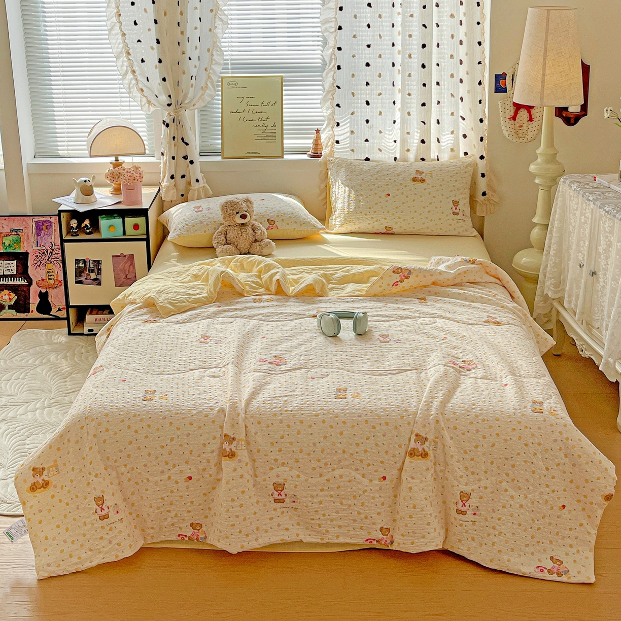 91家纺网 家纺一手货源 找家纺 一比一家纺 2026新款泡芙纱简款夏被四件套 熊博士