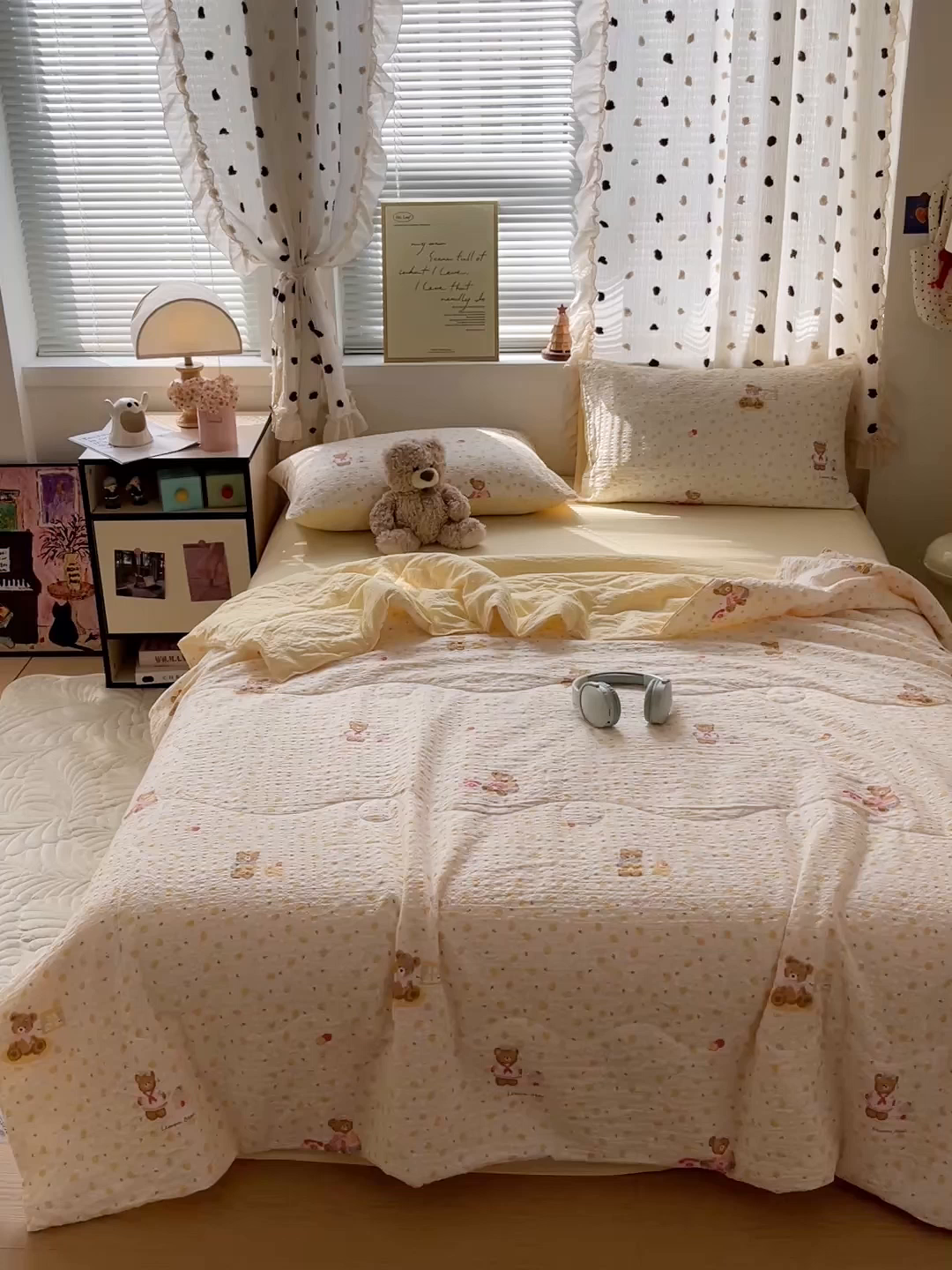 91家纺网 家纺一手货源 找家纺 一比一家纺 2026新款泡芙纱简款夏被四件套 熊博士