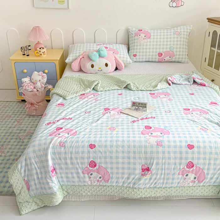 91家纺网 家纺一手货源 找家纺 花满路 2026新款儿童有氨凉感丝夏被夏凉被空调被 草莓美乐蒂