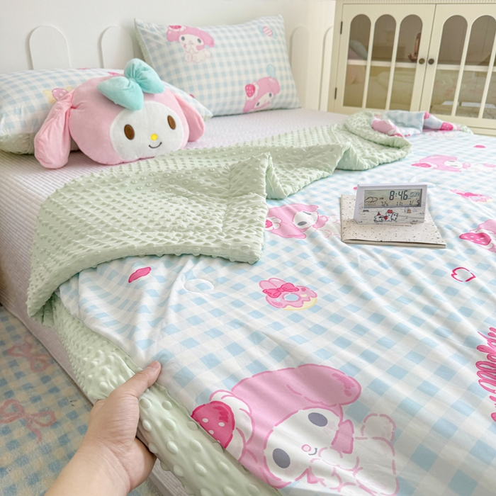 91家纺网 家纺一手货源 找家纺 花满路 2026新款儿童有氨凉感丝夏被夏凉被空调被 草莓美乐蒂