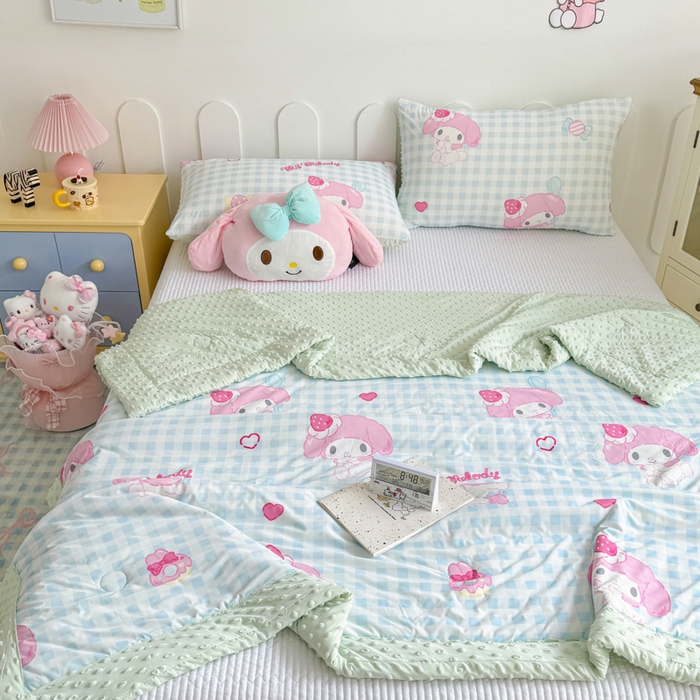 91家纺网 家纺一手货源 找家纺 花满路 2026新款儿童有氨凉感丝夏被夏凉被空调被 草莓美乐蒂