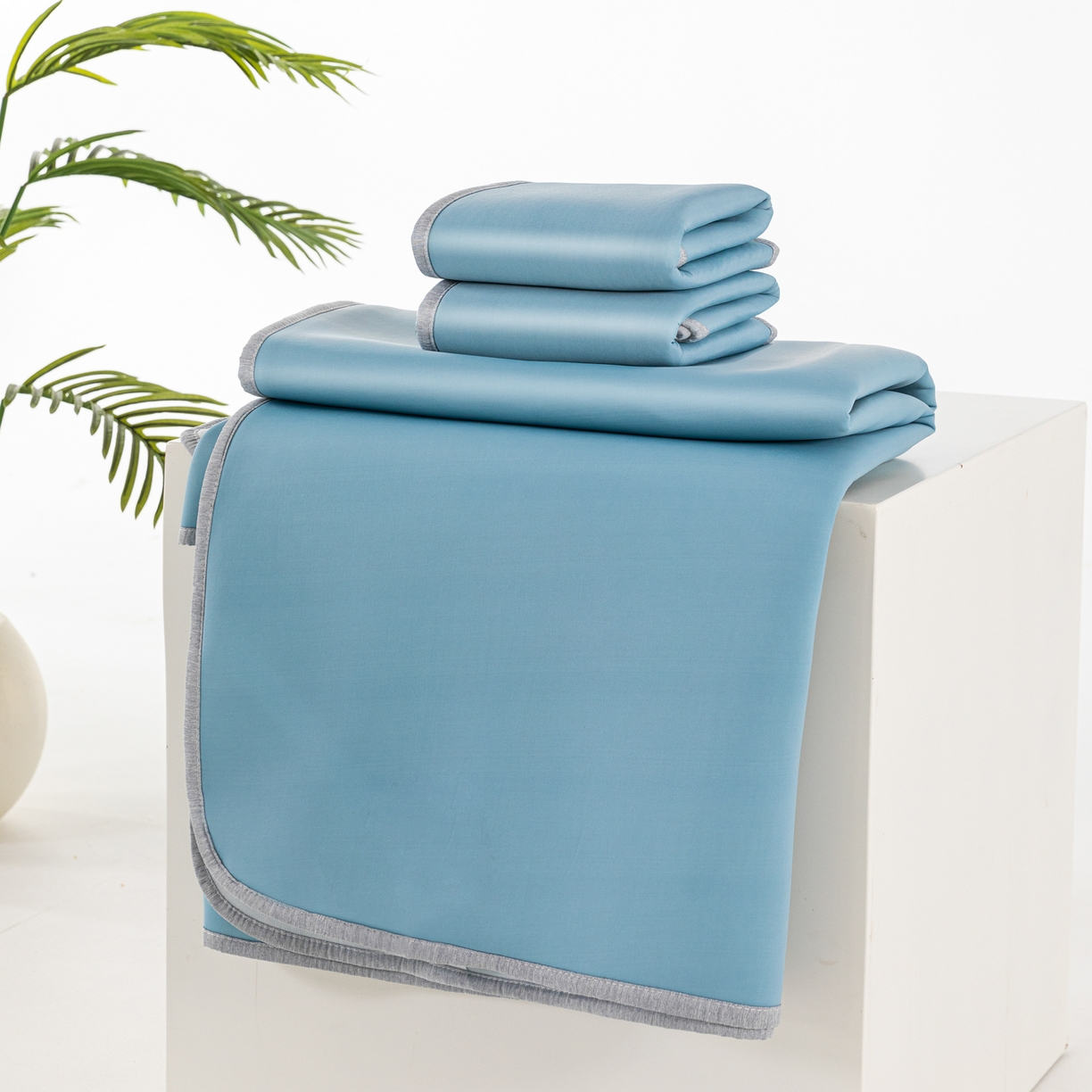 91家纺网 家纺一手货源 找家纺 （总）凌云家纺 2026新款A类100%锦纶凉感凉席平铺款