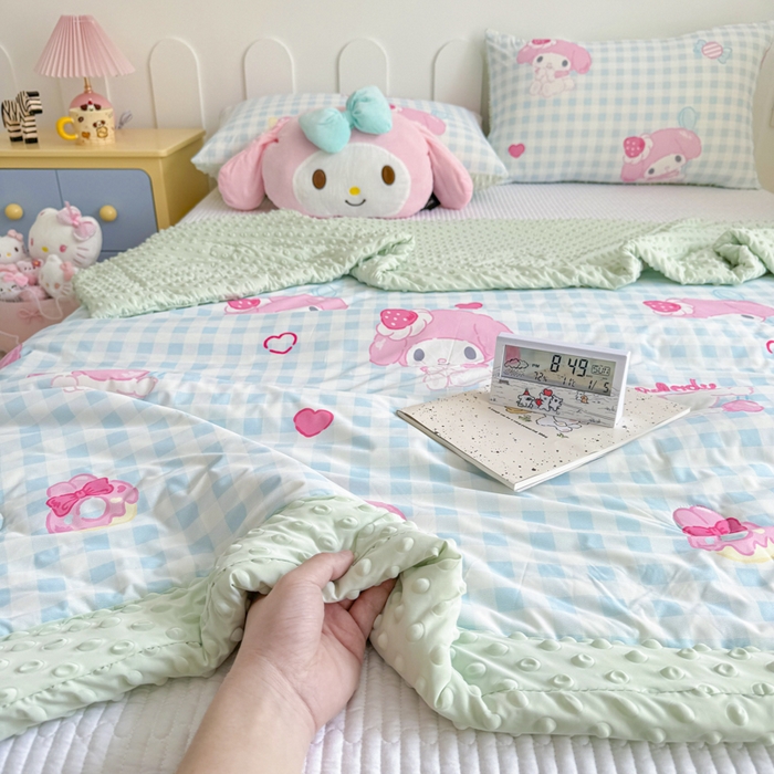 91家纺网 家纺一手货源 找家纺 花满路 2026新款儿童有氨凉感丝夏被夏凉被空调被 草莓美乐蒂