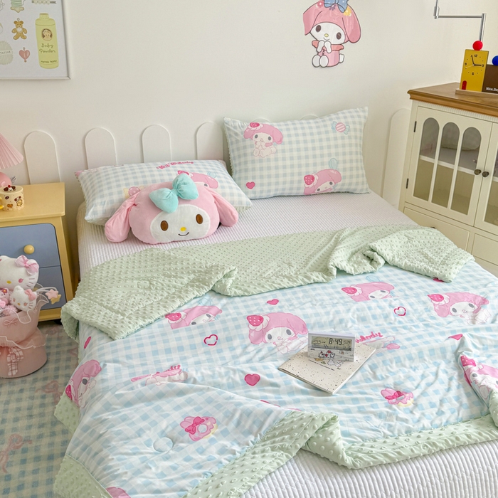 91家纺网 家纺一手货源 找家纺 花满路 2026新款儿童有氨凉感丝夏被夏凉被空调被 草莓美乐蒂