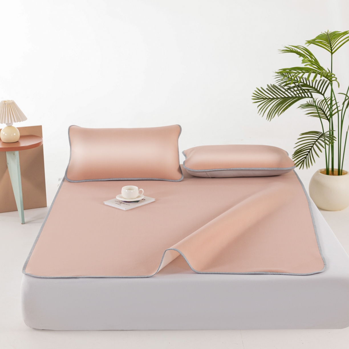 91家纺网 家纺一手货源 找家纺 凌云家纺 2026新款A类100%锦纶凉感凉席平铺款 镜面席平铺-裸粉