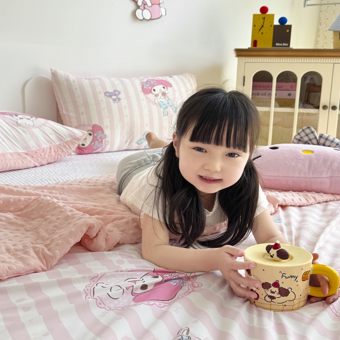 91家纺网 家纺一手货源 找家纺 花满路 2026新款儿童有氨凉感丝夏被夏凉被空调被 乖乖美乐蒂
