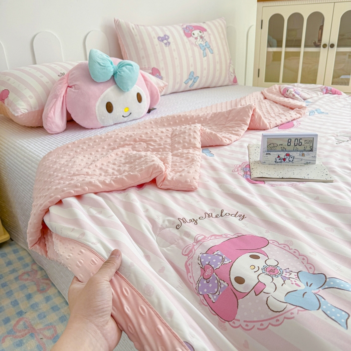 91家纺网 家纺一手货源 找家纺 花满路 2026新款儿童有氨凉感丝夏被夏凉被空调被 乖乖美乐蒂