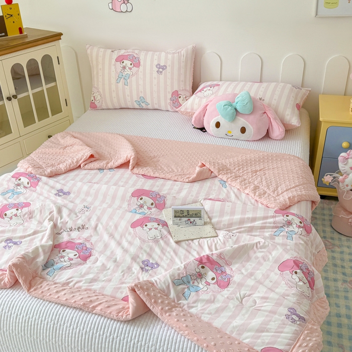 91家纺网 家纺一手货源 找家纺 花满路 2026新款儿童有氨凉感丝夏被夏凉被空调被 乖乖美乐蒂