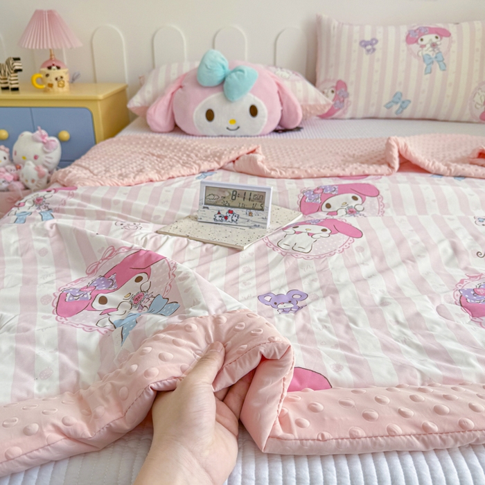 91家纺网 家纺一手货源 找家纺 花满路 2026新款儿童有氨凉感丝夏被夏凉被空调被 乖乖美乐蒂
