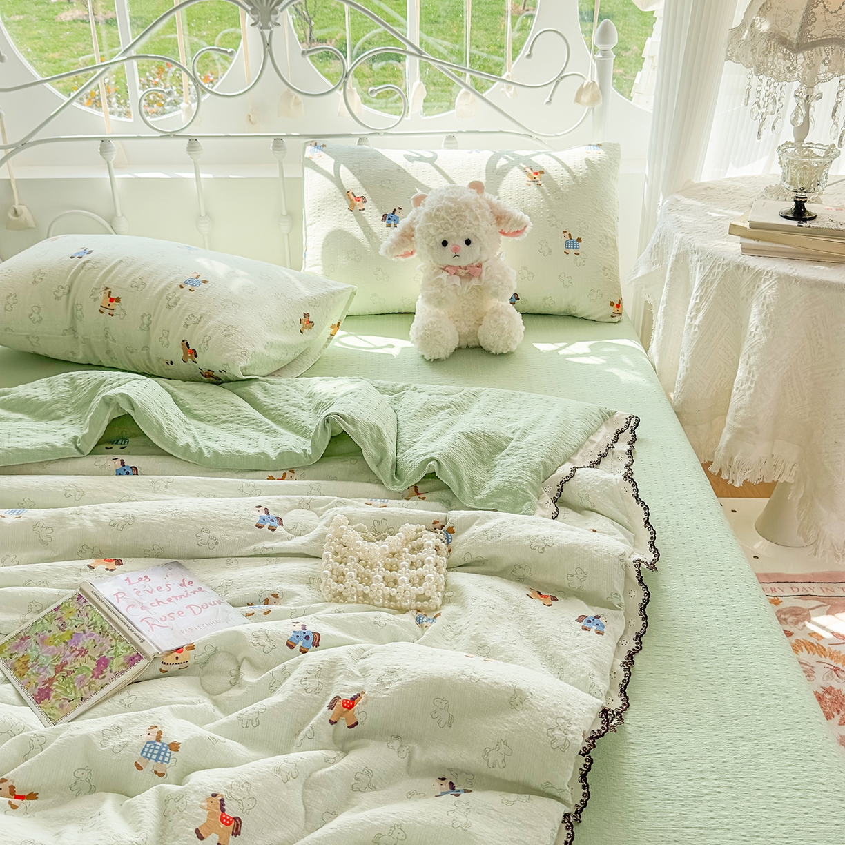 91家纺网 家纺一手货源 找家纺 眠势力 2026新款泡芙纱夏被四件套全棉花边空调被夏凉被薄被子 飞飞马