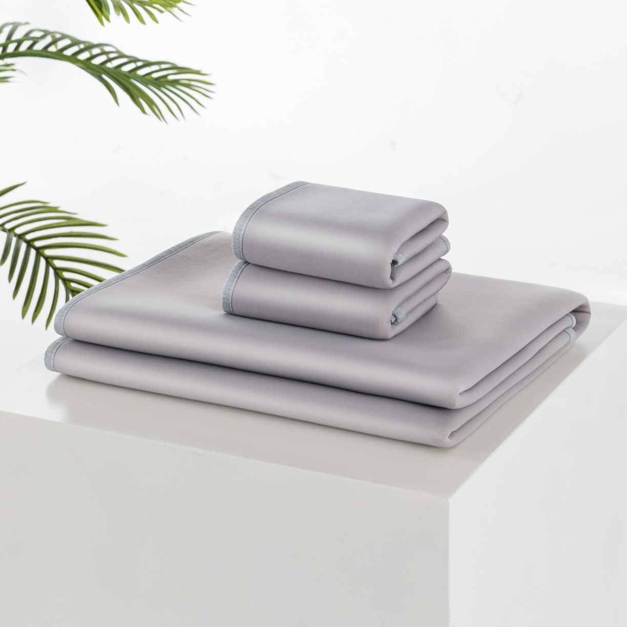 91家纺网 家纺一手货源 找家纺 凌云家纺 2026新款A类100%锦纶凉感凉席平铺款 镜面席平铺-浅灰