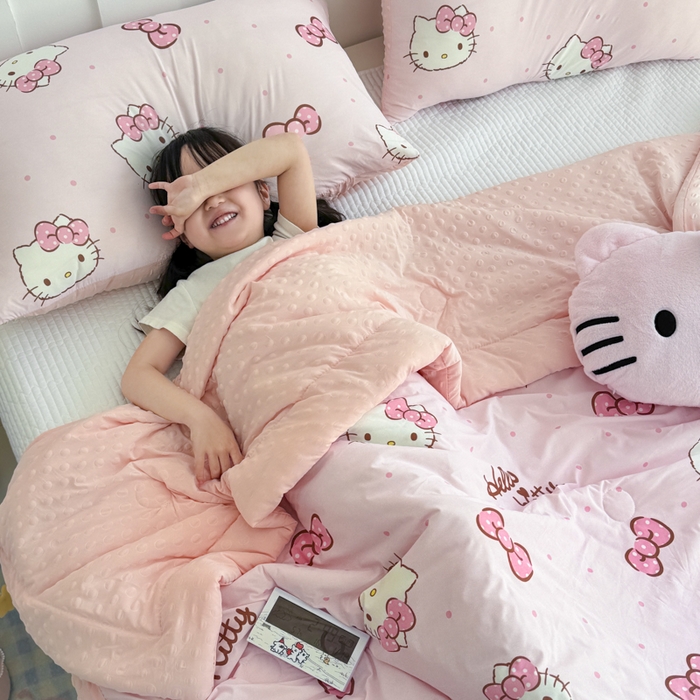 91家纺网 家纺一手货源 找家纺 花满路 2026新款儿童有氨凉感丝夏被夏凉被空调被 蜜糖kt